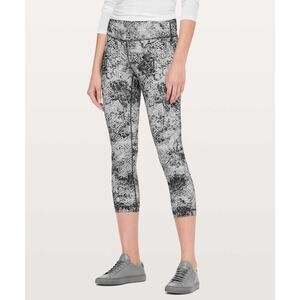 Lululemon Wunder Under Crop 21" Serigraph Starlight Black Multi - Size: 6
